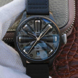 IWC Concept Watch Special Edition-Caso:Los datos del reloj son de 44 mm. Lo mismo que el original