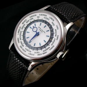 Suizo Patek Philippe Complication Chronograph Series 5130G-019 Reloj de los hombres World Time blanco cara azul Ding mecánico automático a través de la parte inferior reloj de cuero correa