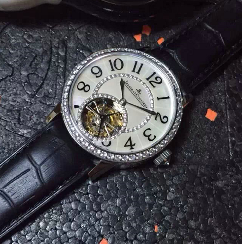 Replica Jaeger-LeCoultre serie de citas hembra tourbillon manual mecánico sinuoso nácar reloj de cinturón literal de madre de perla - Haga un click en la imagen para cerrar