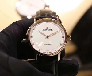 Blancpain, also known as Tiandi Conscience, was born in 1993, which caused a sensation in the industry 40mm.