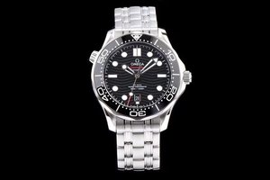 VS Fábrica Omega Seamaster Série 300m Black Surface Steel Band Relógio Mecânico 42MM Relógio de Mergulho Super Luminoso